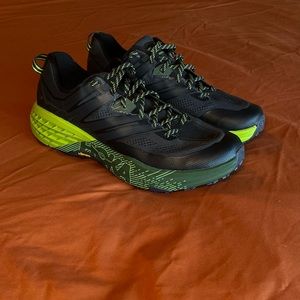 NEW Hoka One One Speedgoat